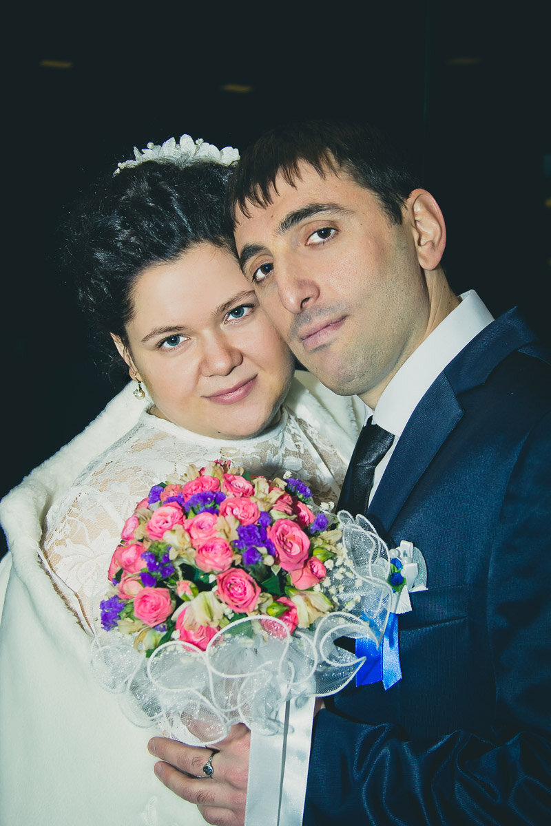 мама много рук. дети помогают родителям. мама убери руку. домохозяйка рисунок для детей. мама стирает для дошкольников.