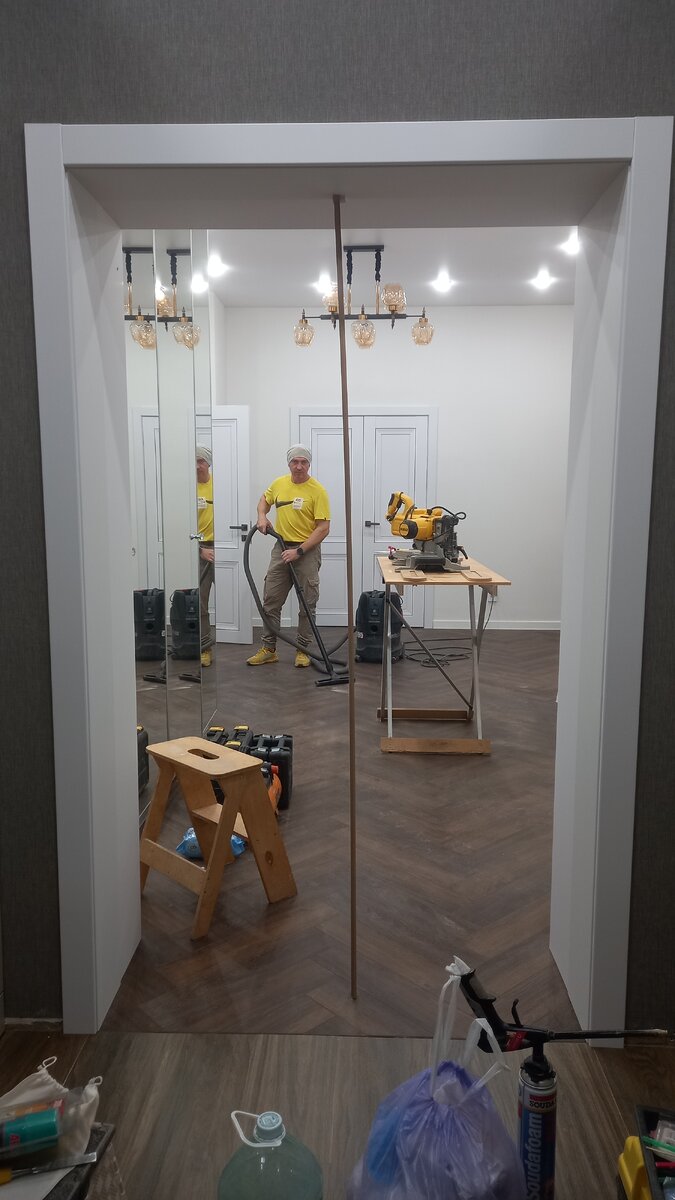 После окончания монтажных работ производится сухая уборка помещения с обдувом стен и выступающих поверхностей от пыли