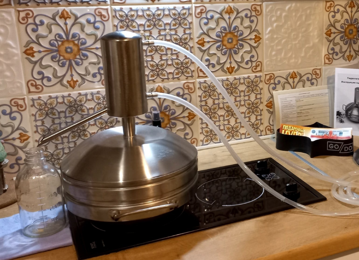 на фото гидролатор “Ева”