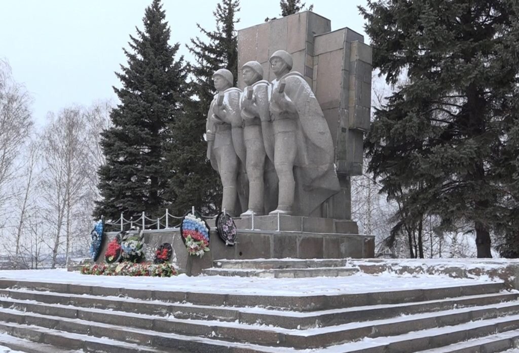 Холм славы кузнецк фото