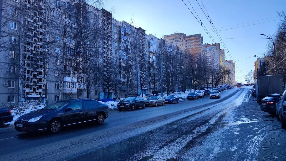     В 2023 году нижегородские приставы арестовали 2173 автомобиля на сумму свыше 701 млн рублей. Была конфискована 121 машина стоимостью более одного млн рублей. Об этом NewsNN сообщили в пресс-службе ГУФССП России по региону.