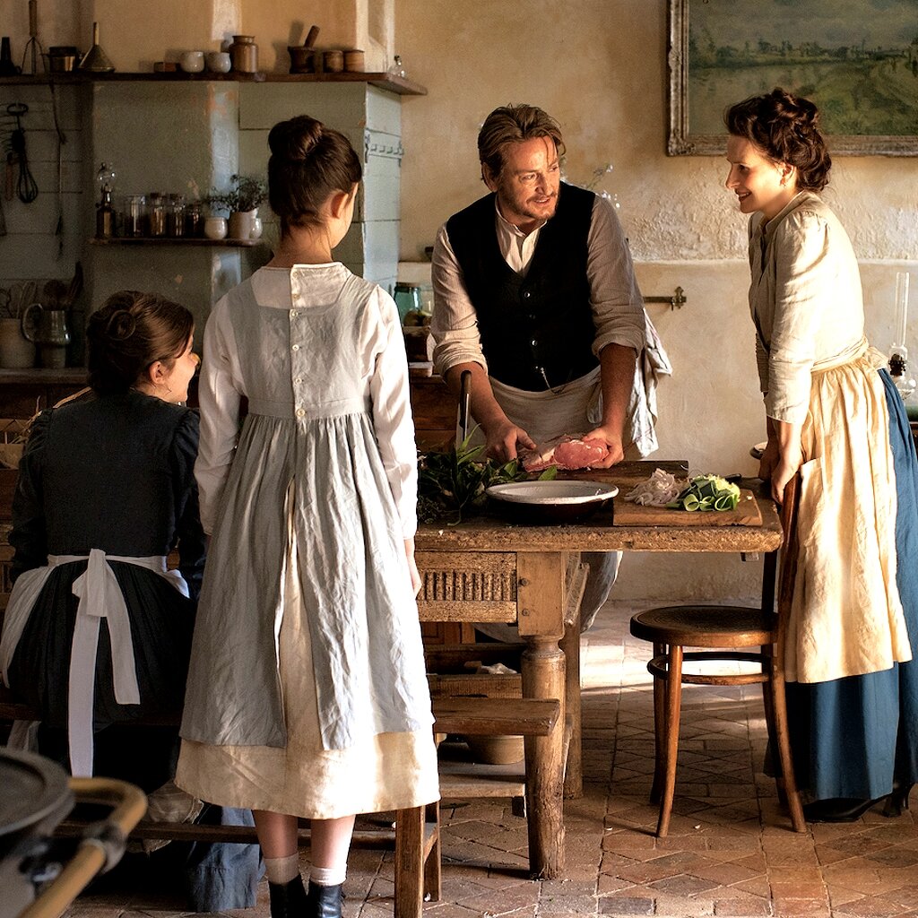 кадр из фильма «Рецепт любви». Доден Буффан, Эжени и их помощницы Виолетта и Полина