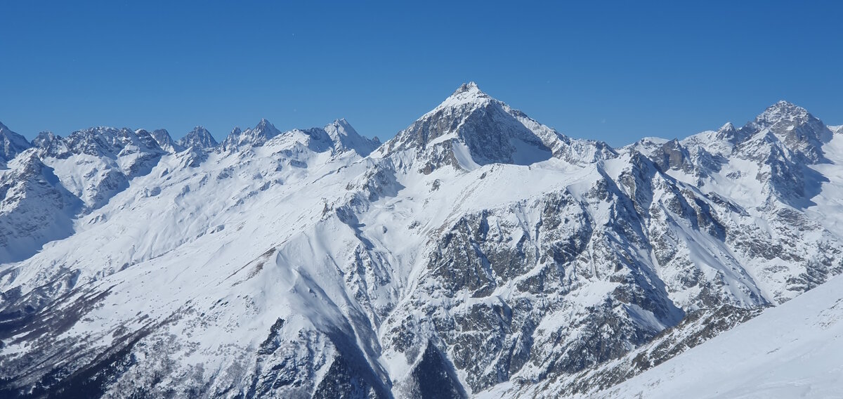 Горные вершины Домбая: Семенов Баши