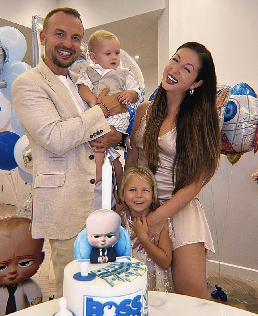 беременная дарья суднишникова. девушка которая родила как называется. кэтрин бриджес 17 младенцев. девочки которые рожают. беременные мужчины рожают.