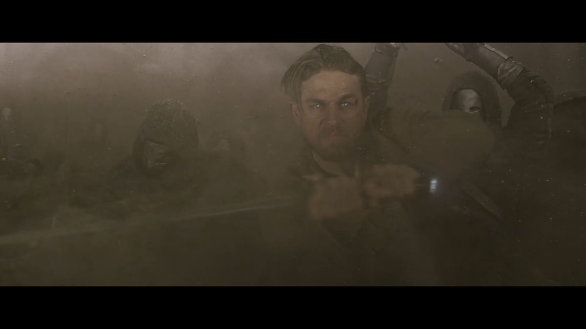 Скрин из фильма 2017 г. "Меч короля Артура".