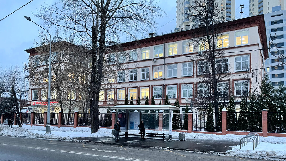 Ткацкая улица, 27. Здание бывшей школы №431. Вид на южный фасад. 