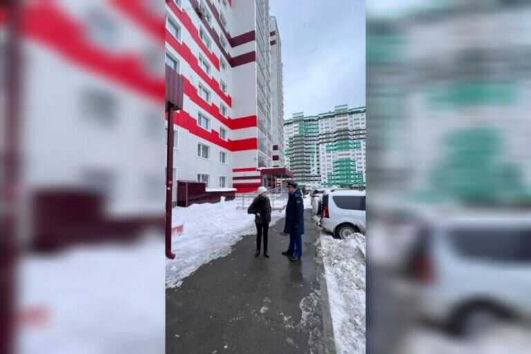    Прокуратура проводит проверку по факту падения снега с крыши дома в Оренбурге Андрей Севостьянов