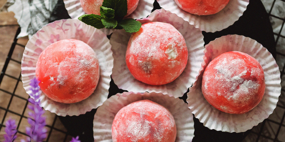 Моти (Mochi) с малиновым конфи и сливочным муссом орео: подробный рецепт с фото