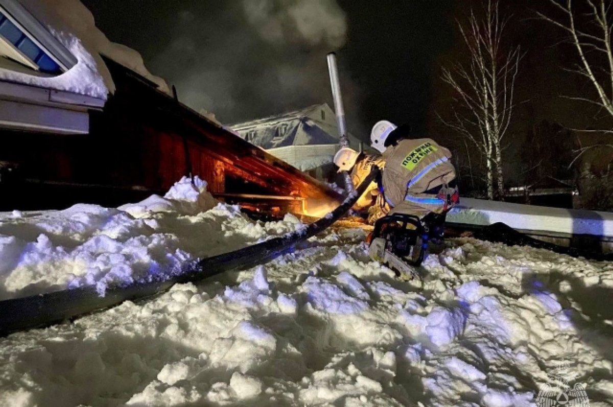    Один из детей услышал звук пожарного извещателя, который местная администрация поставила в доме три месяца назад.