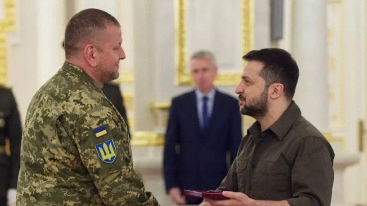     Западные эксперты анализируют последствия возможной отставки главкома ВСУ Валерий Залужного