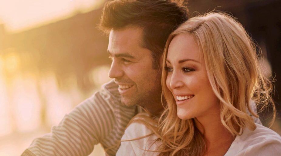 Такая женщина не будет цепляться за отношения как за спасательный круг, потому что она ценит и любит себя