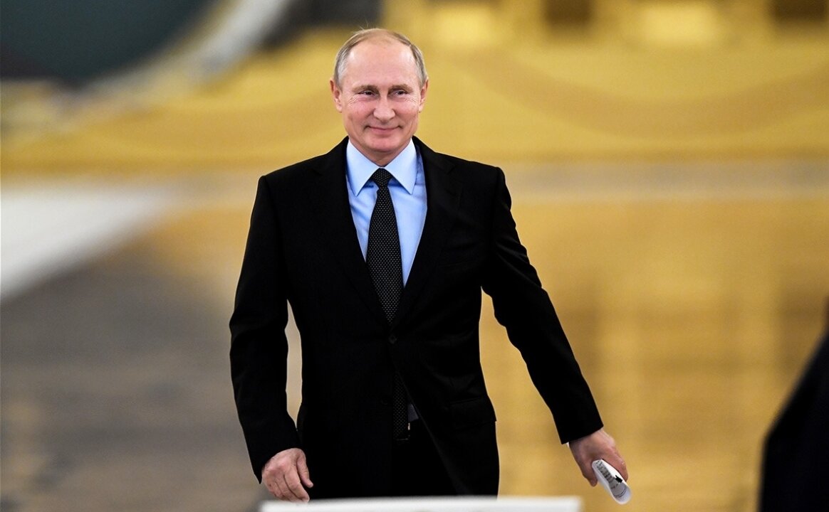    Политик Филиппо: в ЕС паникуют из-за возможного интервью Путина Такеру Карлсону