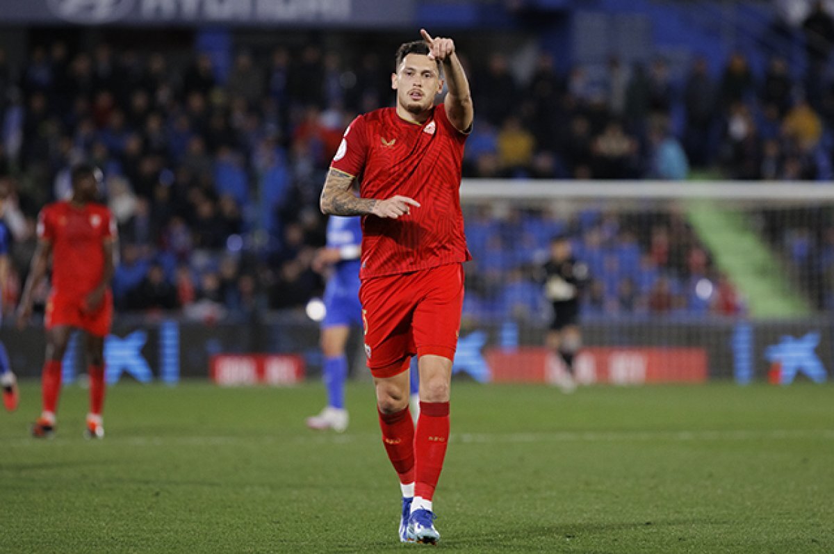    Лукас Окампос.