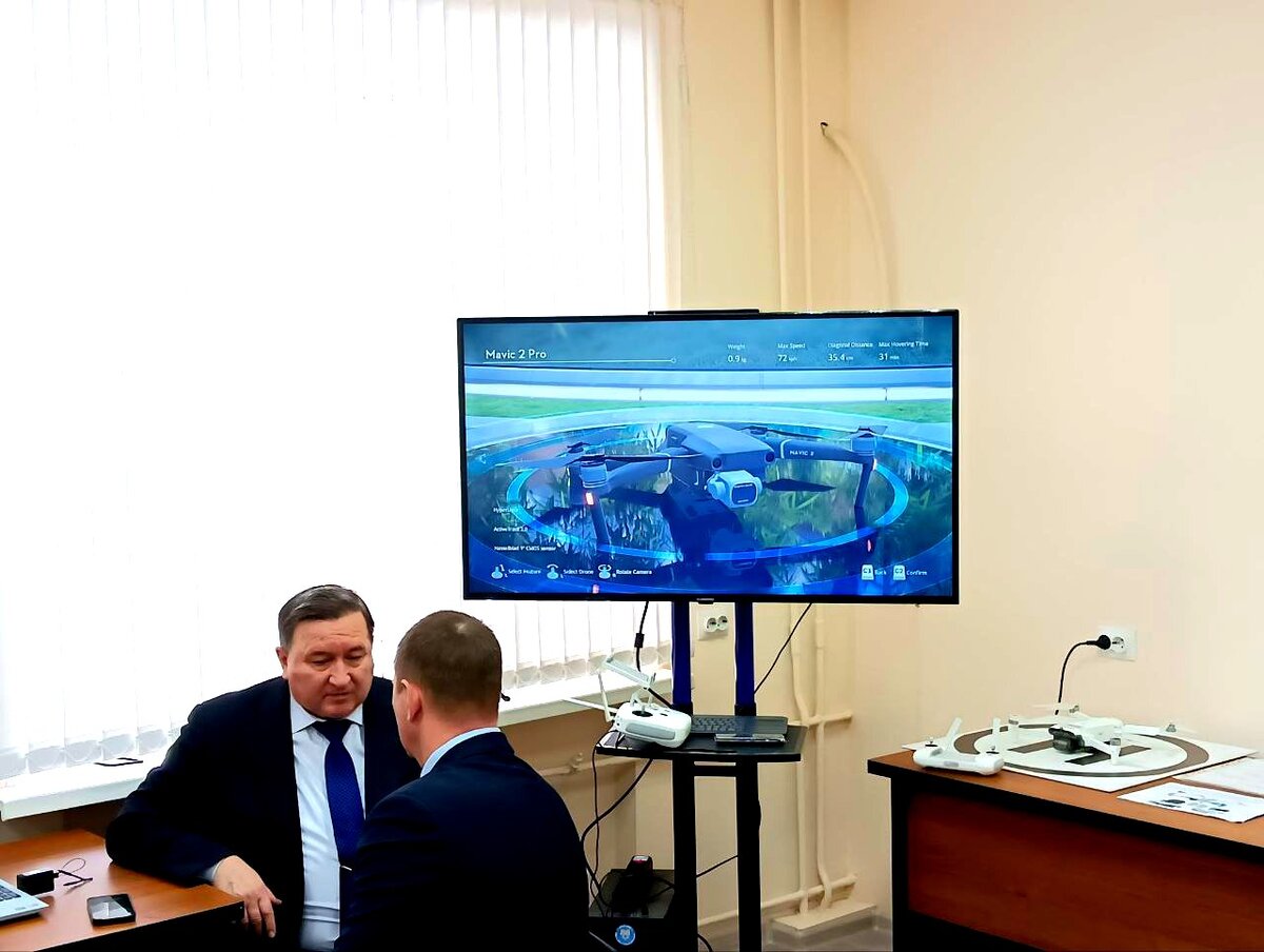 Рабочие центры предприятия. Промышленное и гражданское строительство. Химическая лаборатория. Оператор колл центра. Производственные рабочие.