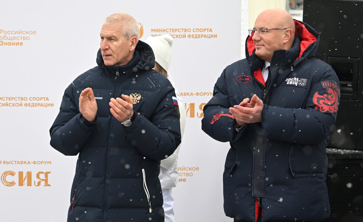 на благо многих. как много у тебя благ которые. советские плакаты. труд в жизни человека. на благо многих.