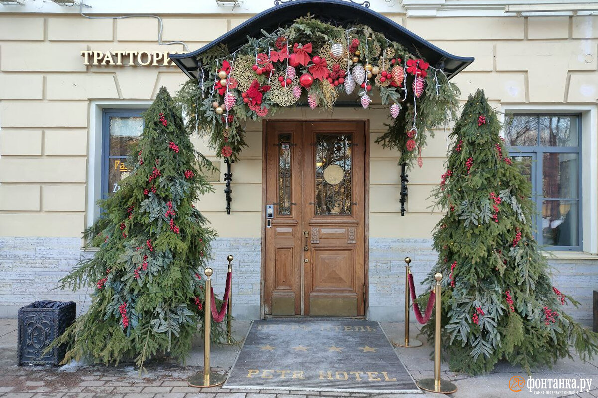 самая большая елка санкт петербург. включи где елки. красивая елка. новогодняя елка. самые красивые ёлки в екатеринбурге.