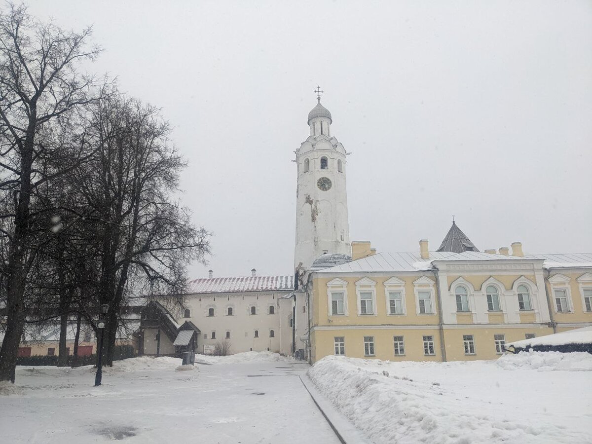 Вид на часовню Сергиевской церкви