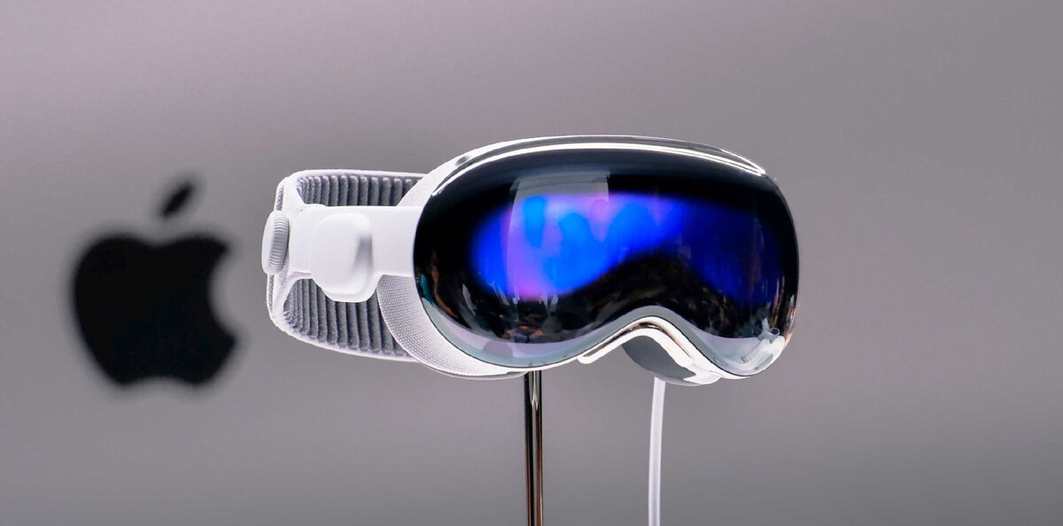 1 Поколение Apple Vision Pro