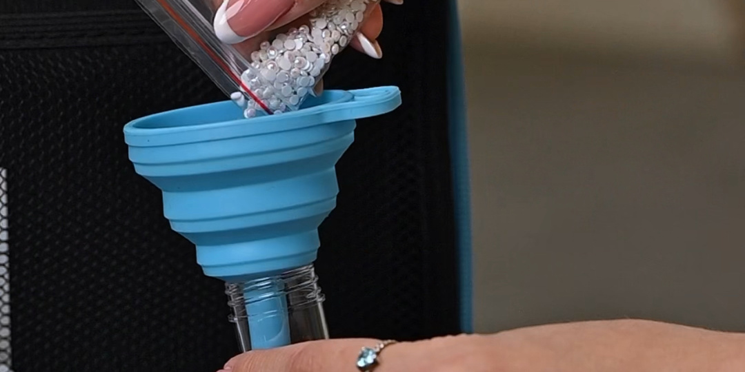 Что делать, если электризуются стразы для алмазной мозаики?