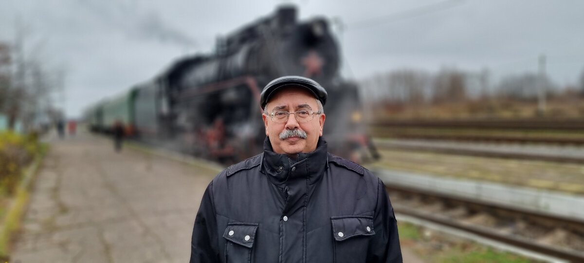 Режиссёр Алексей Вульфов на станции Осташков. Фото: Алексей Алексеев