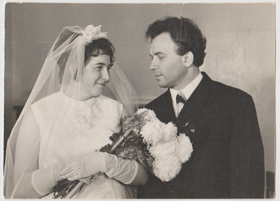 День свадьбы моего отца и моей мамы.