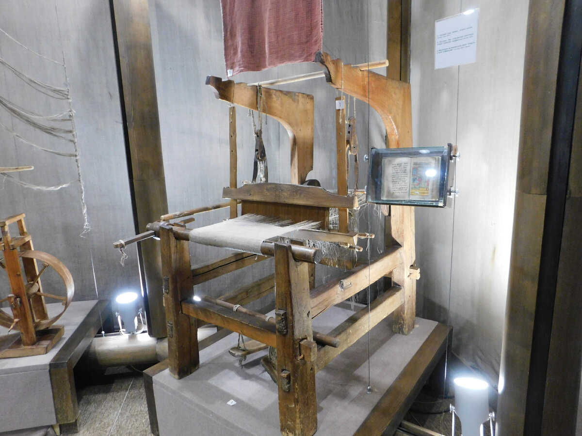 Ткацкий станок 18 века в Музее ивановского ситца. Фото автора.