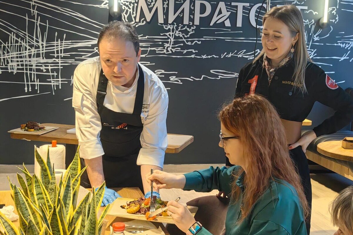 Витторио соверина екатеринбург. Шеф повар фан. Гордон рамзи шоу адская кухня. Пекарь. Шеф повар фан.