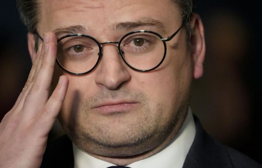    Глава МИД Украины Кулеба согласился уйти в отставку по просьбе Зеленского