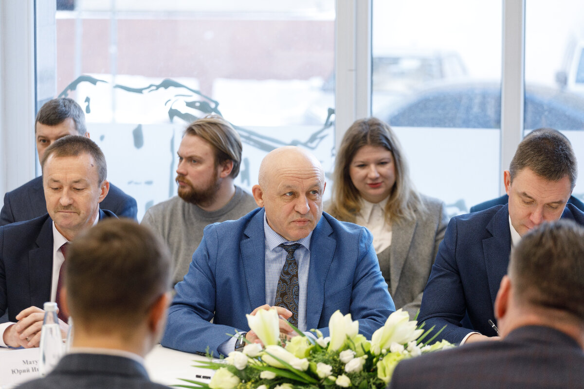 Политическая идеология по странам. Политическая партия сша в 20 веке. Левые партии европы. Карта правящих партий европы. Численность политической партии.