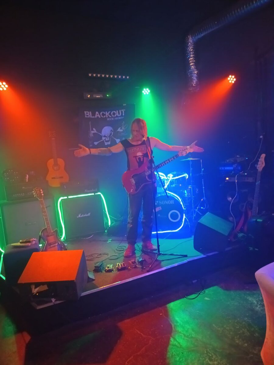 Alexy star. фэнтези портреты мужские. Bag raiders shooting stars remix. алекса томас. Alyx star.