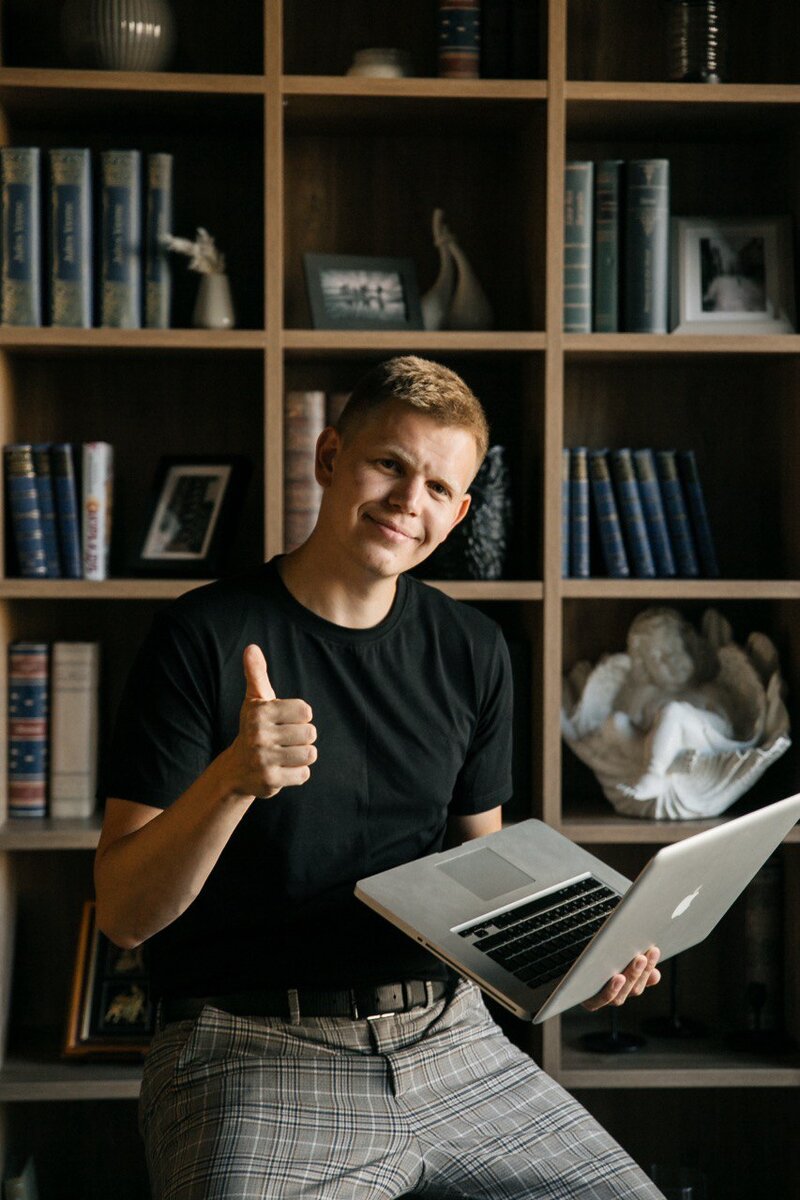 Рустам Гатауллин - собственник компании MARKET ROCKET, помогающей торговать на маркетплейсах  