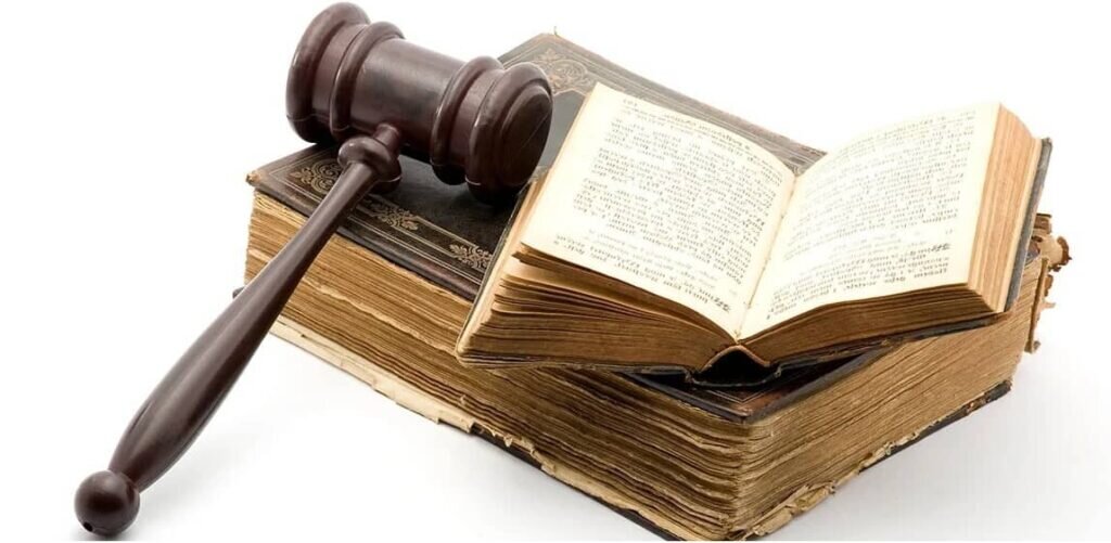 Закон не запрещает поиск с металлоискателем. Никаких документов и лицензий для приборного поиска не требуется.