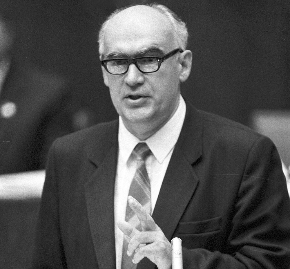    Лев Дмитриевич Рябев был назначен заместителем председателя Совета Министров СССР в 1989 году. / Фото: Сергей Субботин/ РИА Новости