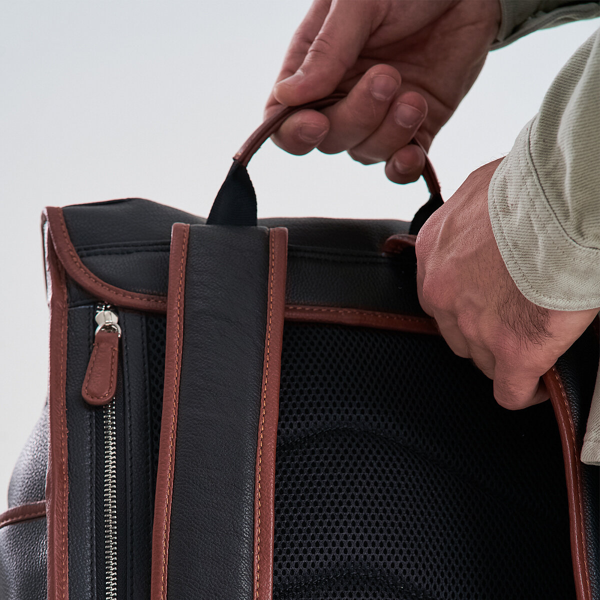 рюкзак для для ноутбука tangcool. мужской ранец. мужчина с рюкзаком. рюкзак легкий спортивный. рюкзак lenovo b210 15.