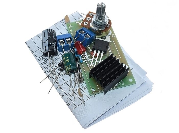 Металлоискатель Набор для самостоятельной сборки и пайки детектора металла. Стоит такой около 133 рублей. Ссылка на наборчик 2) радио Комплект для сборки FM радио. Стоит такой около 98 рублей.-6