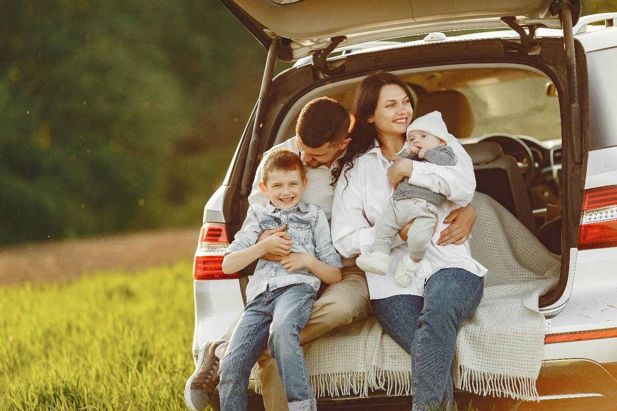 Семья любовь. Многодетная семья. Спортивная многодетная семья. Family trip.