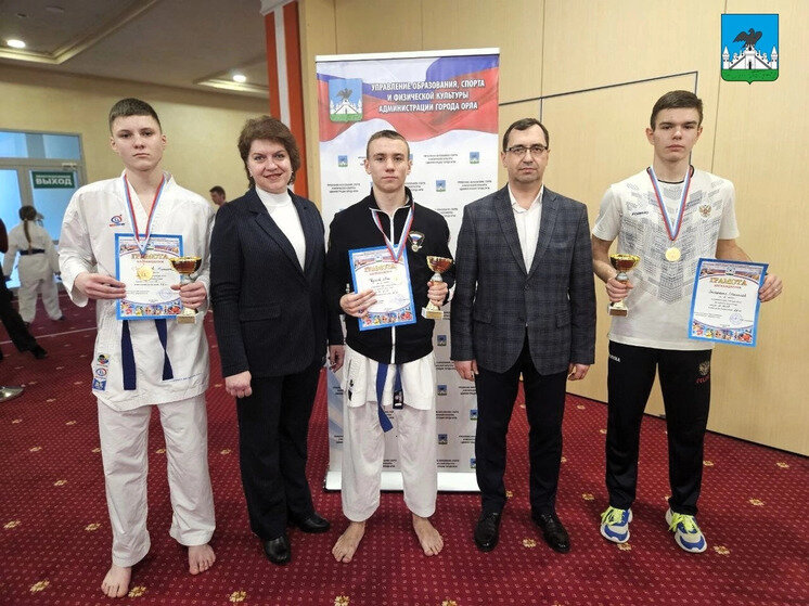 Tim larkin. Past perfect tense таблица. фразовый глагол travel. пара на закате. пауза в отношениях картинки.