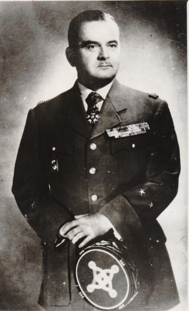 Генерал, военный историк, писатель, поэт Сергей Павлович Андоленко (1907–1973). 