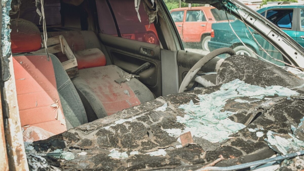     Сразу две машины сгорели за ночь в двух приморских городах. Причины пожаров еще предстоит установить специалистам МЧС.