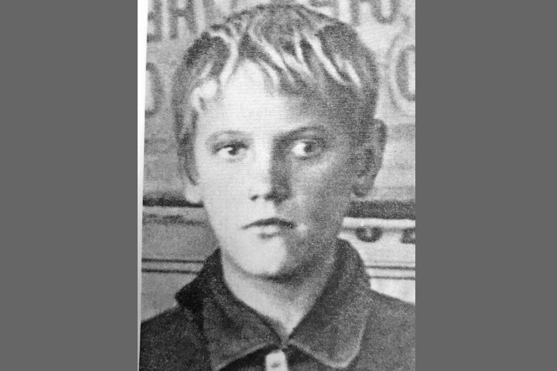 рожденная. рожденная весной имя. стихи для женщин рождённых весной. майская открытка с днем рождения. рожденная весной имя.