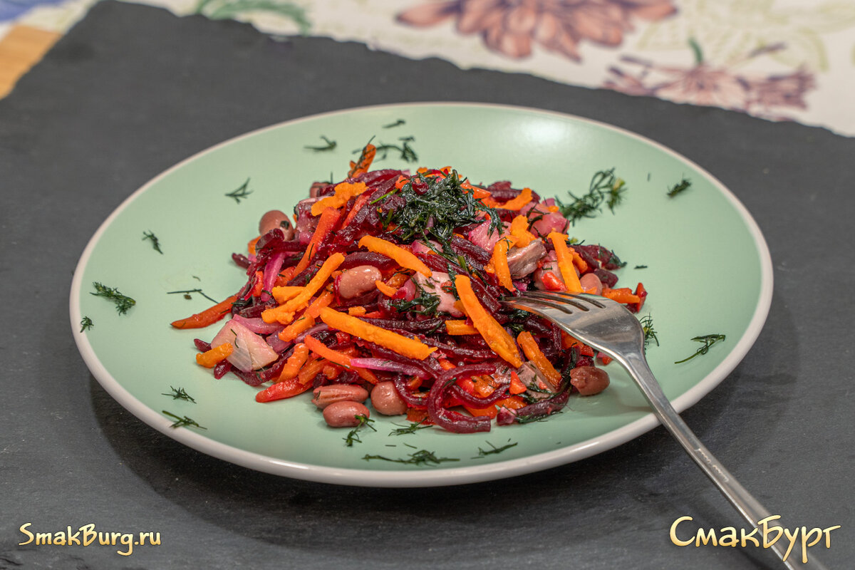 Яркий и ароматный салат из селедки и овощей - универсальный рецепт на праздник и на каждый день!