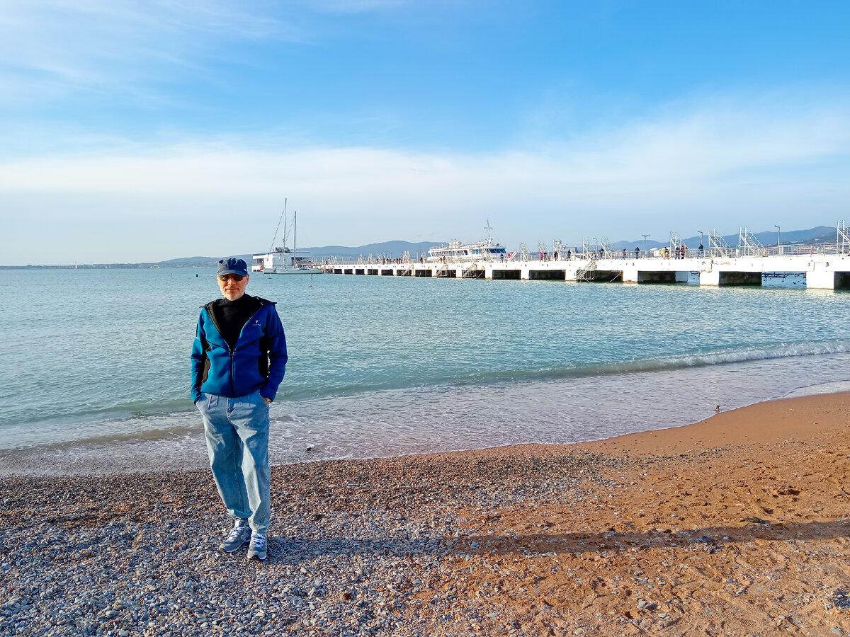 На берегу Чёрного моря, Геленджик, центр (Михаил Лекс, автор рассказа и канала)