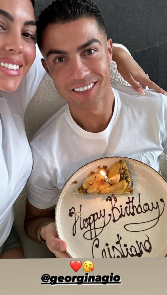    Криштиану Роналду с Джорджиной Родригес. Фото: Инстаграм* @cristiano