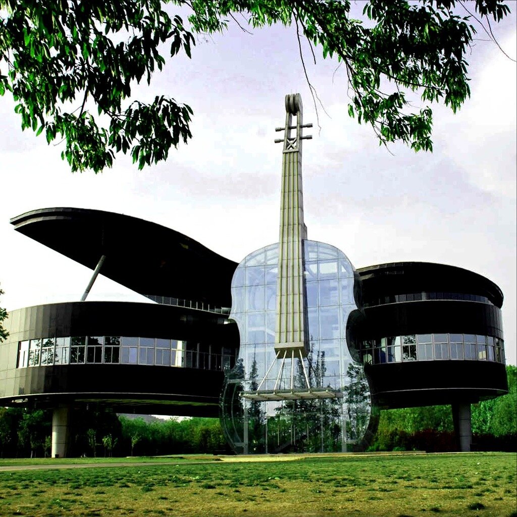 Дом-рояль со скрипкой, Хуайнань, Китай 