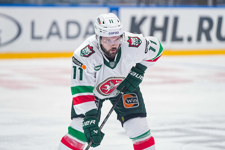    Нападающий «Ак Барса» Райли Барбер пропустил последние три матча и перестал появляться с командой на выездах