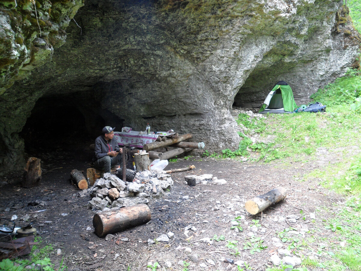 чаньвинская пещера пермский край. пещера белый дворец приморский край. ледяные пещеры хээтэй. пещеры хээтэй забайкальский край. ледяные пещеры хээтэй.