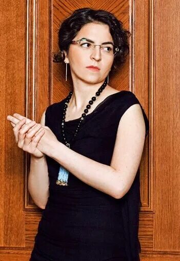 Анаит Григорян - писательница из Санкт - Петербурга, номинант на многочисленные литературные премии, кандидат биологических наук, и при этом, филолог. 