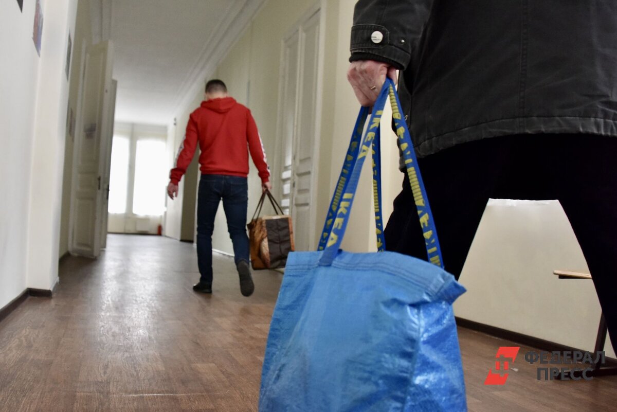 Пострадавшим помогают в восстановлении утраченных документов, работает пункт приема вещей.  Фото: ФедералПресс / Полина Зиновьева