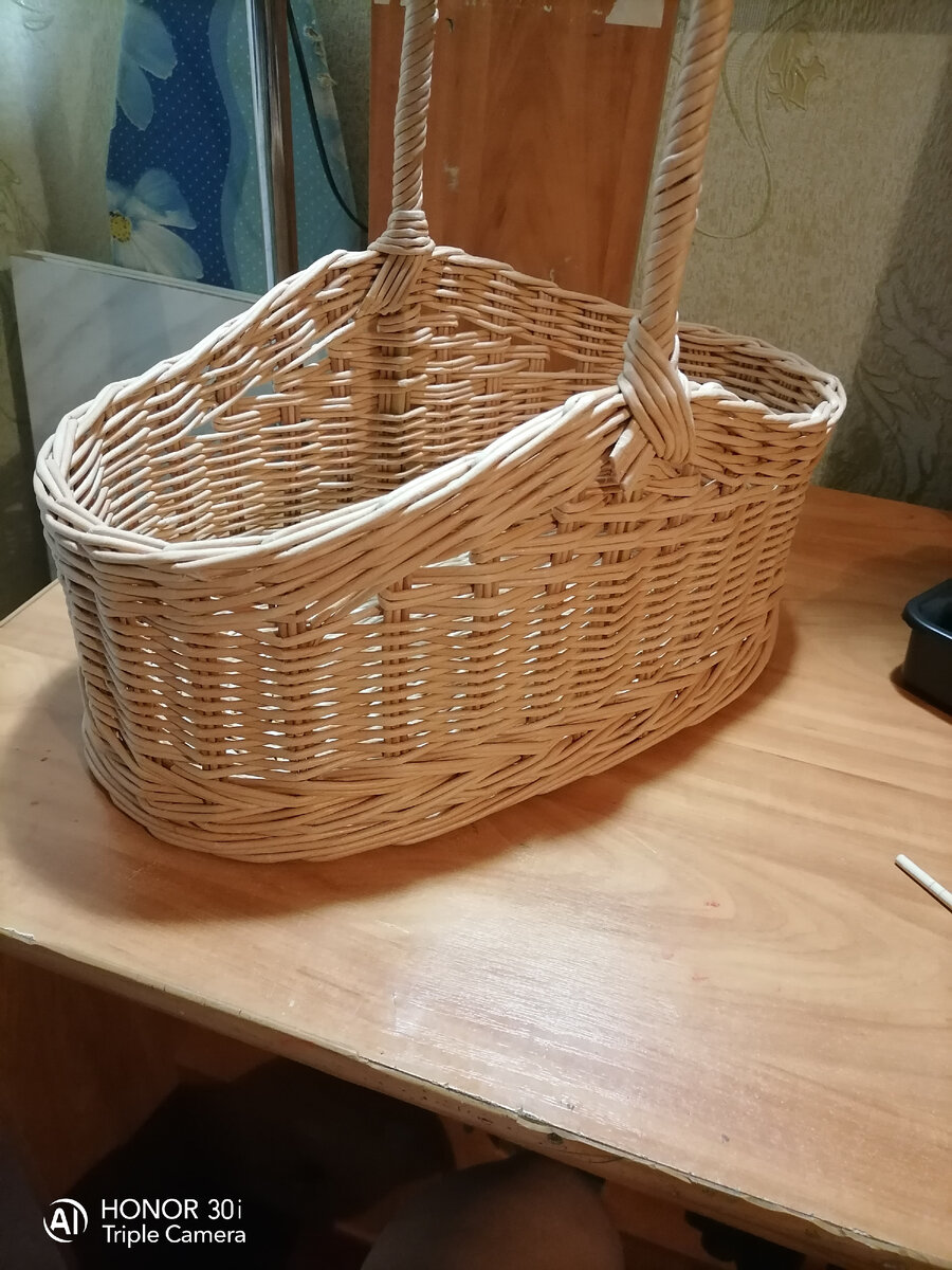 Корзины из бумажной лозы. Корзинка из ткани. Бумажное плетение корзинки. Бумажное плетение корзинки. Плетеная корзиночка из бумаги.