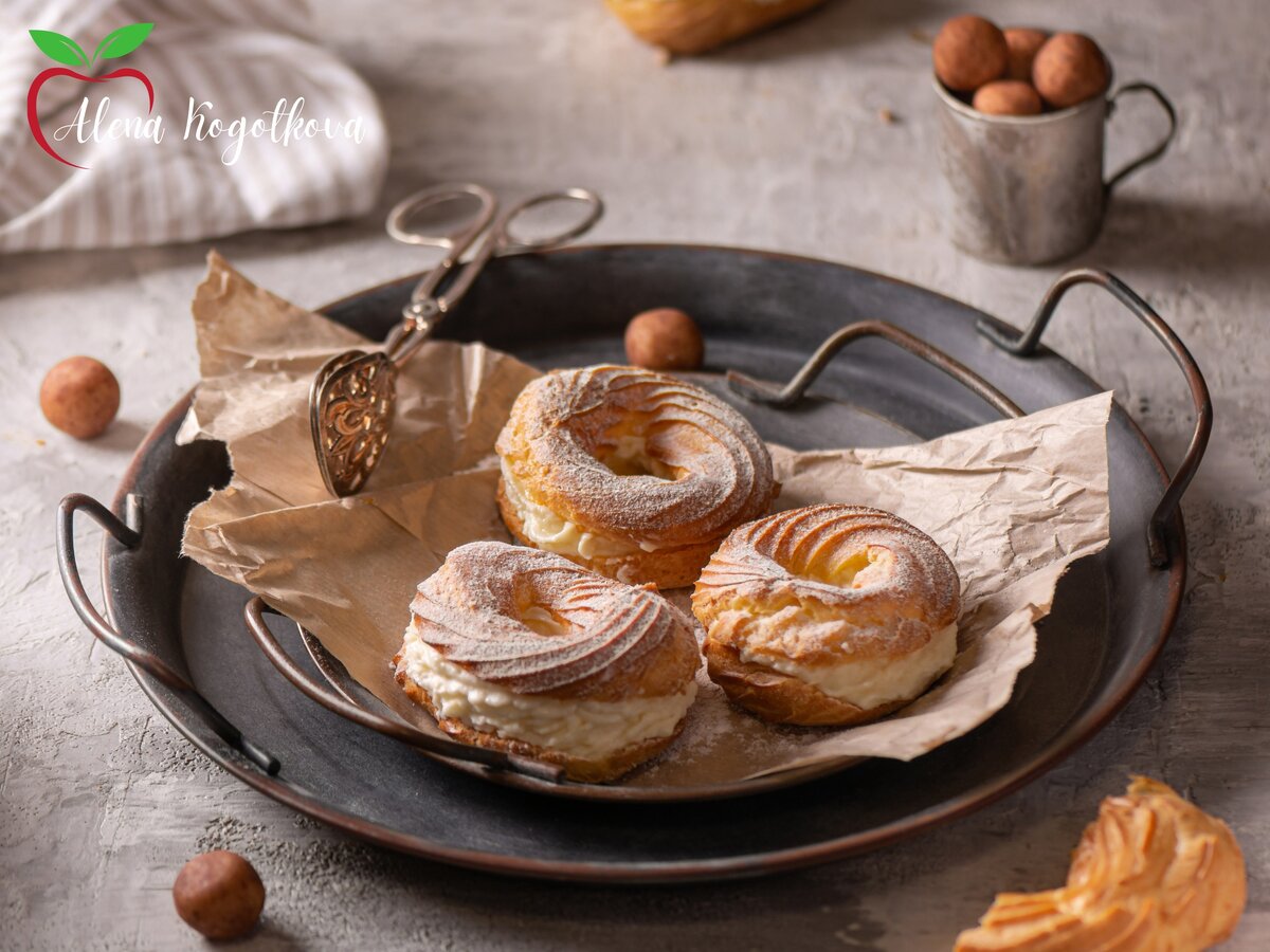 В составе настоящий заварных колец с творожным кремом: сливочное масло, молоко, сливки и творог.